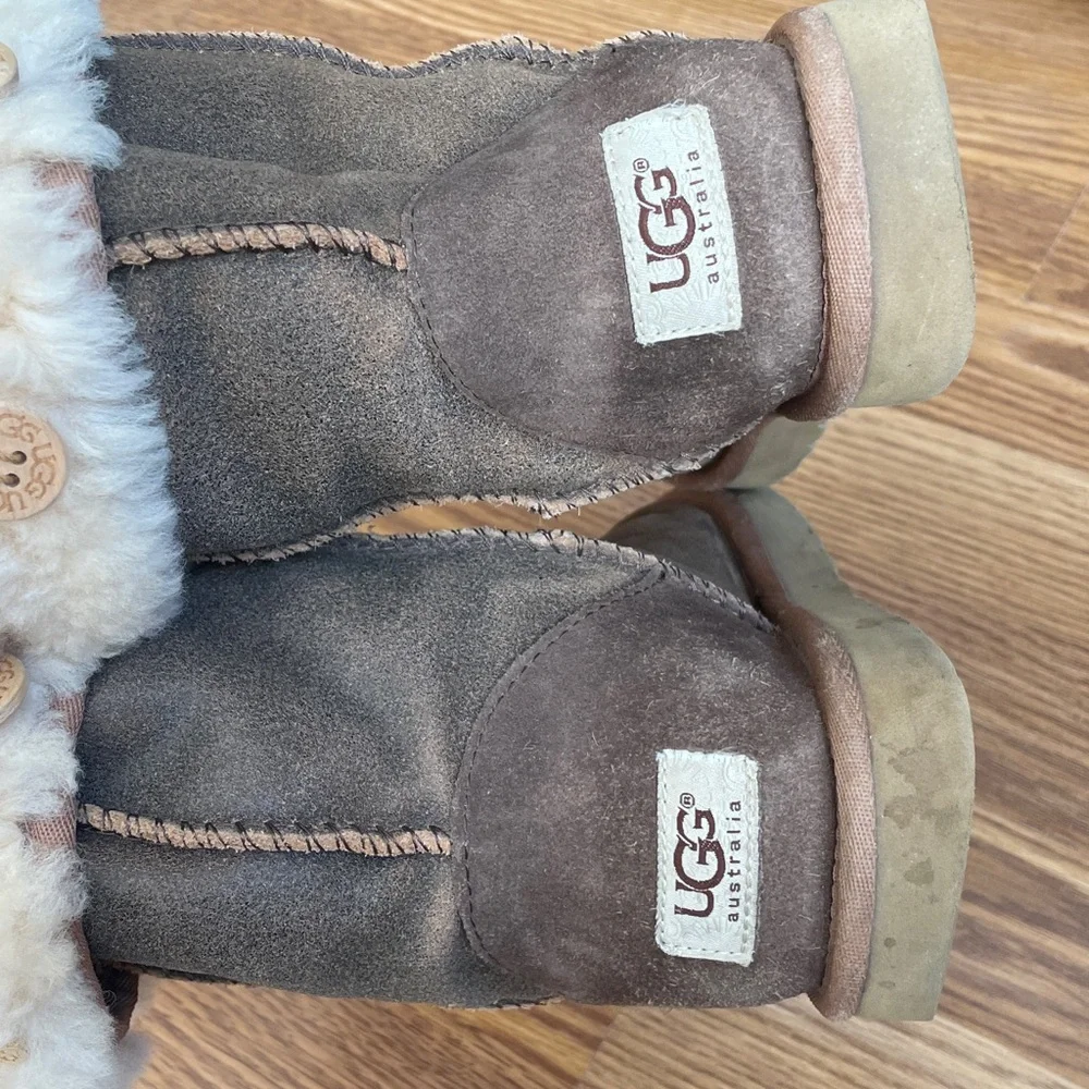 UGG Brown Boots Sz 7 with Buttons for Shearling Knit Cuffs (Cuffs Missing)